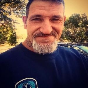 Meet your Posher, Rayzer